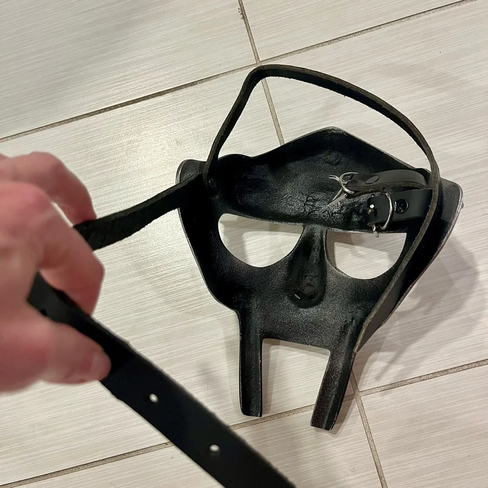 NWOT Steel Armor Gladiator Mask with Leather Buckle Straps